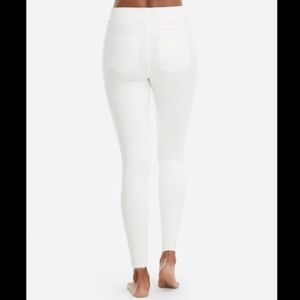 Spanx Distressed Skinny Jegging Jean Legging in White